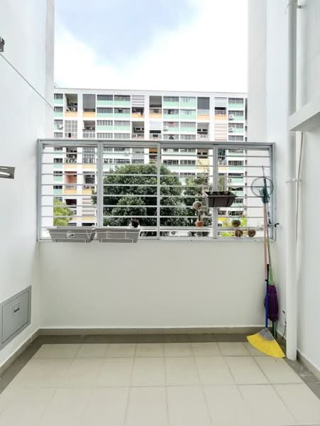 326 Yishun Ring Road, 326 Yishun Ring Road, 4 Bedrooms, 1,572 sqft, HDB Flat For Sale, by Evelyn Tan, 500236505 - Balcony - PropertyGuru.com.sg