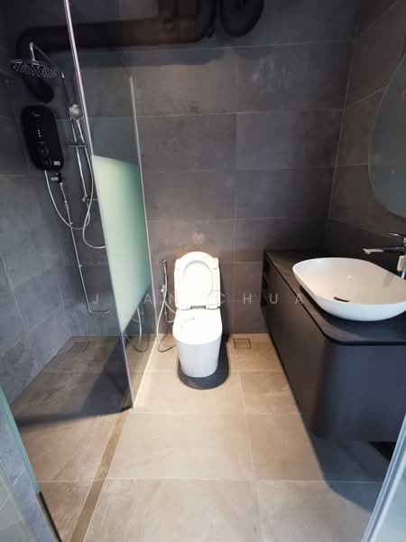291 Bishan Street 24, 291 Bishan Street 24, 3 Bedrooms, 1,097 sqft, HDB Flat For Sale, by Joan Chua, 500236511 - Master Bathroom - PropertyGuru.com.sg