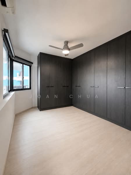 291 Bishan Street 24, 291 Bishan Street 24, 3 Bedrooms, 1,097 sqft, HDB Flat For Sale, by Joan Chua, 500236511 - Walk-in Wardrobe - PropertyGuru.com.sg