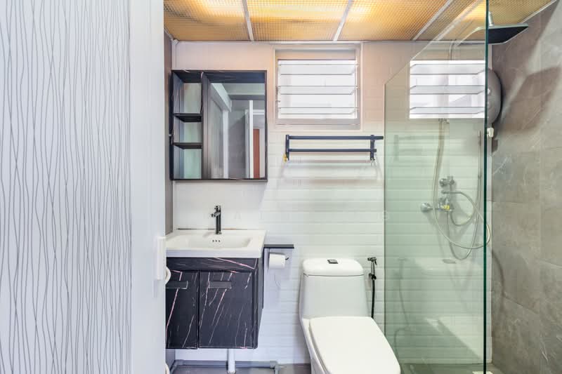 812B Choa Chu Kang Avenue 7, 812B Choa Chu Kang Avenue 7, 3 Bedrooms, 1,001 sqft, HDB Flat For Sale, by Jemaine Ng, 500236514 - Bathroom - PropertyGuru.com.sg