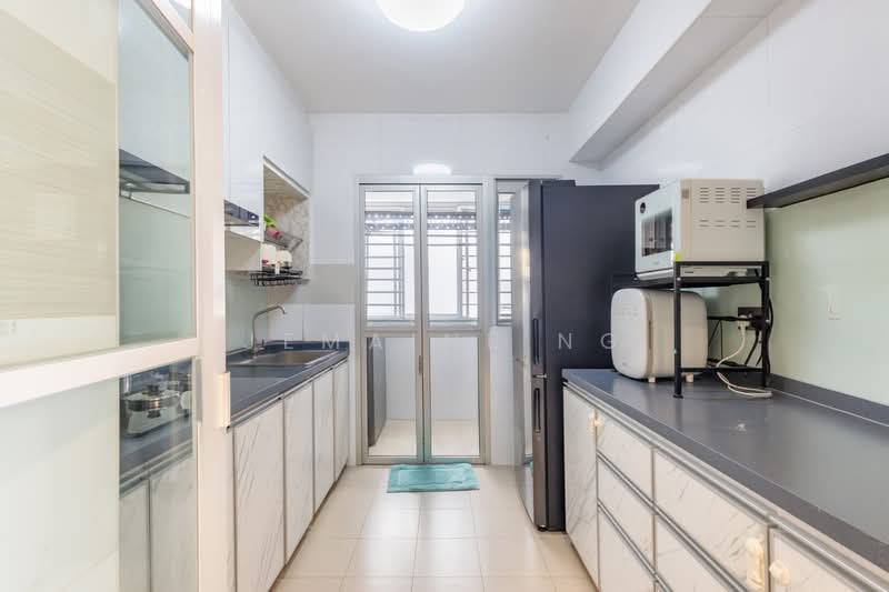 812B Choa Chu Kang Avenue 7, 812B Choa Chu Kang Avenue 7, 3 Bedrooms, 1,001 sqft, HDB Flat For Sale, by Jemaine Ng, 500236514 - Kitchen - PropertyGuru.com.sg
