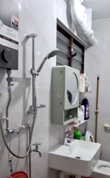 226 Choa Chu Kang Central, 226 Choa Chu Kang Central, Room Rental, 100 sqft, HDB Flat For Rent, by Aiden Chong, 500236516 - Bathroom - PropertyGuru.com.sg