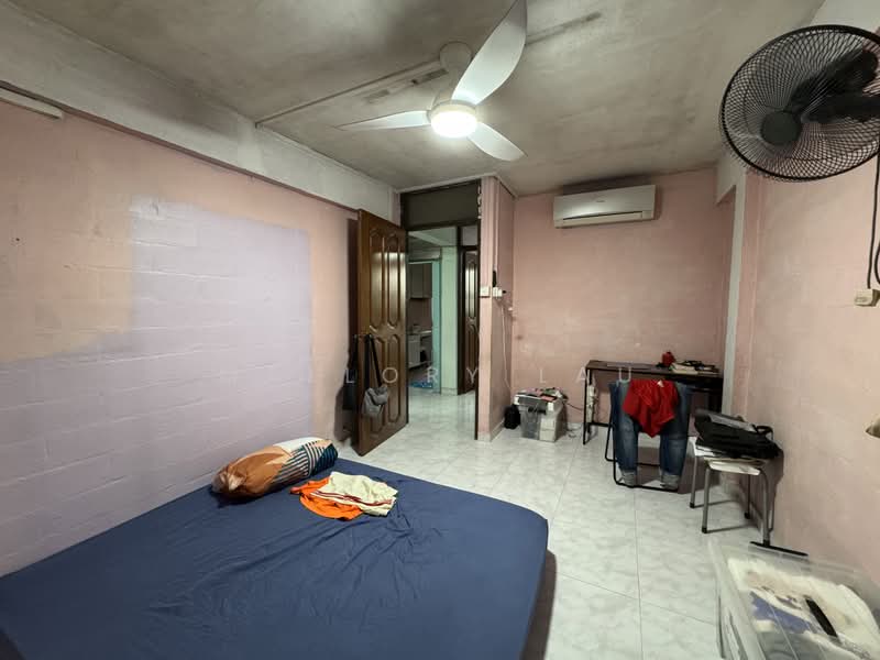 46 Jalan Bukit Ho Swee, 46 Jalan Bukit Ho Swee, 2 Bedrooms, 667 sqft, HDB Flat For Sale, by Mallory Lau, 500236517 - Bedroom - PropertyGuru.com.sg