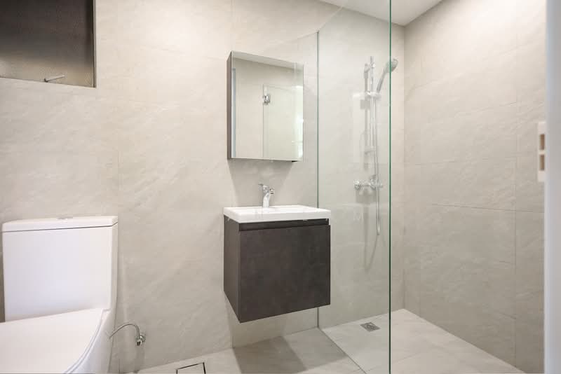 Bullion Park, 168 Lentor Loop, 3 Bedrooms, 1,238 sqft, Condominium For Sale, by Ivan Lam, 500236518 - Bathroom - PropertyGuru.com.sg