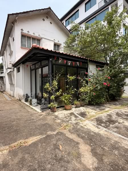 Rare 4,242 sqft Freehold Detached Land Prime D11, , 4 Bedrooms, 1,700 sqft, Detached House For Sale, by Casey Teh, 500236519 - Exterior - PropertyGuru.com.sg