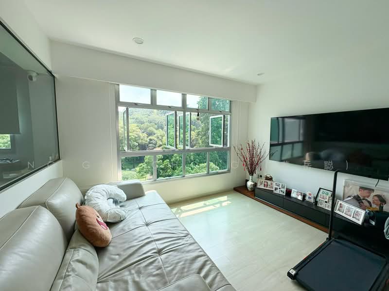 70B Telok Blangah Heights, 70B Telok Blangah Heights, 3 Bedrooms, 1,001 sqft, HDB Flat For Sale, by Ng Gek Chong (黄岳聪), 500236523 - Living Room - PropertyGuru.com.sg