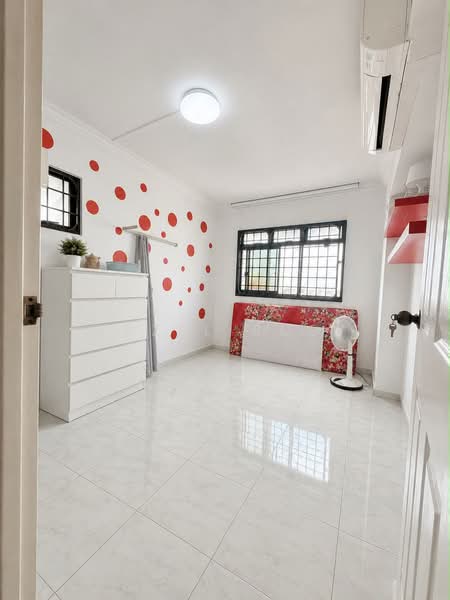 372 Hougang Street 31, 372 Hougang Street 31, 3 Bedrooms, 1,324 sqft, HDB Flat For Sale, by Hazel Boey, 500236530 - Bedroom - PropertyGuru.com.sg