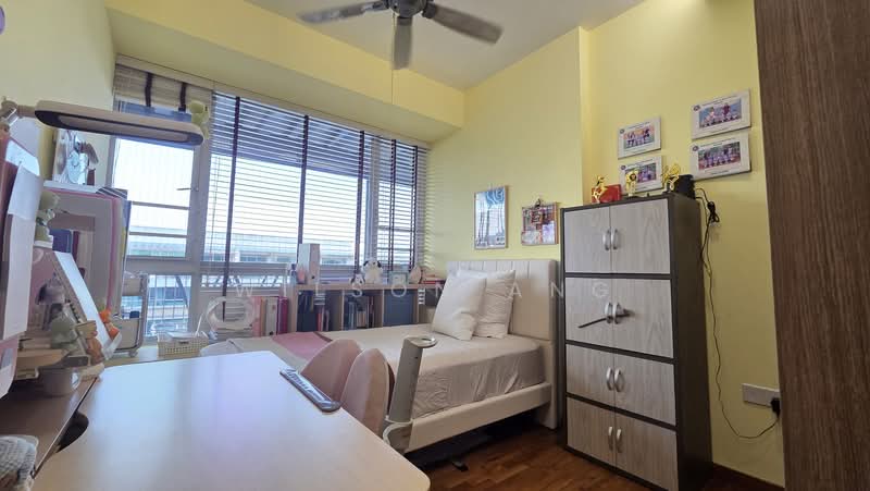 Caspian, 56 Lakeside Drive, 3 Bedrooms, 1,453 sqft, Condominium For Sale, by Wilson Ang, 500236538 - Bedroom - PropertyGuru.com.sg