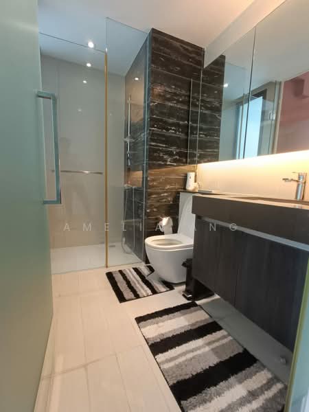 Hedges Park Condominium, 83 Flora Drive, 2 Bedrooms, 796 sqft, Condominium For Sale, by Amelia Ang, 500236543 - Bathroom - PropertyGuru.com.sg