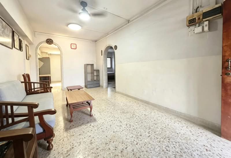 321 Ang Mo Kio Avenue 1, 321 Ang Mo Kio Avenue 1, 2 Bedrooms, 786 sqft, HDB Flat For Sale, by Tiong Poh Shien, 500236548 - Living Room - PropertyGuru.com.sg