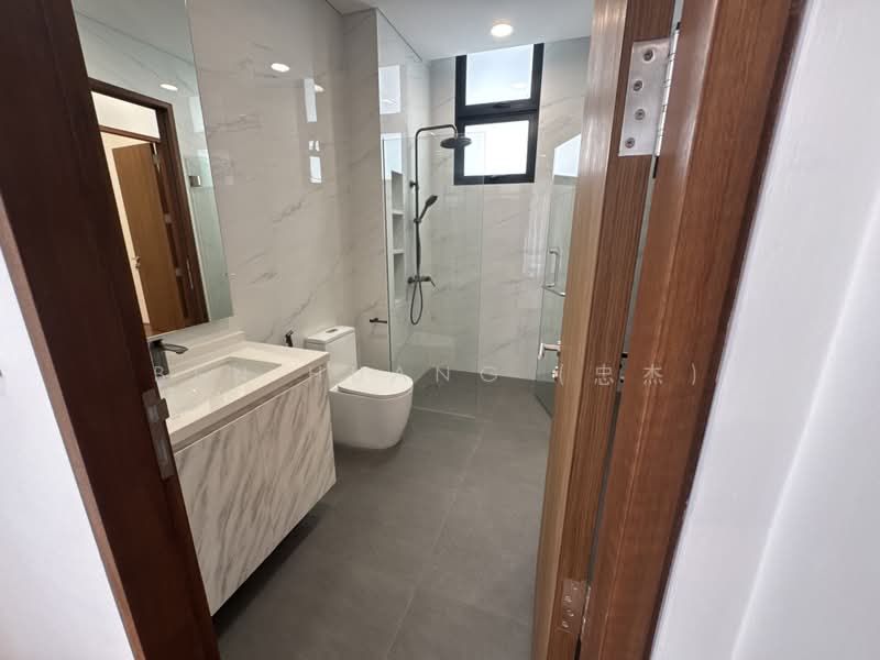 West Coast Road Corner Terrace Brand New Landed Seen Property, , 6 Bedrooms, 5,100 sqft, Corner Terrace For Sale, by Ben Huang (忠杰), 500236551 - Bathroom - PropertyGuru.com.sg