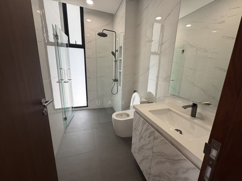 West Coast Road Corner Terrace Brand New Landed Seen Property, , 6 Bedrooms, 5,100 sqft, Corner Terrace For Sale, by Ben Huang (忠杰), 500236551 - Bathroom - PropertyGuru.com.sg