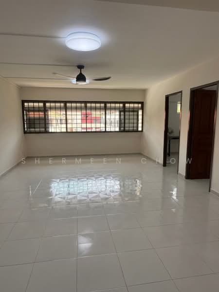 384 Tampines Street 32, 384 Tampines Street 32, Pasir Ris / Tampines, 3 Bedrooms, 1,313 sqft, HDB Flat For Rent, by Shermeen Chow, 500236554 - Living Room - PropertyGuru.com.sg