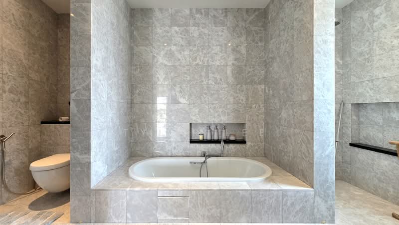 Coral Island, Ocean Drive, 4 Bedrooms, 10,015 sqft, Bungalow House For Rent, by Tyler Lee, 500236562 - Bathroom - PropertyGuru.com.sg