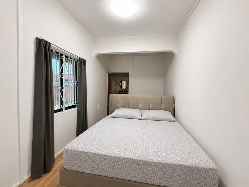 Semi-D along One Tree Hill suitable for rebuilt, One tree hill, 4 Bedrooms, 2,000 sqft, Semi-Detached House For Sale, by Jeslin Pear, 500236577 - Bedroom - PropertyGuru.com.sg