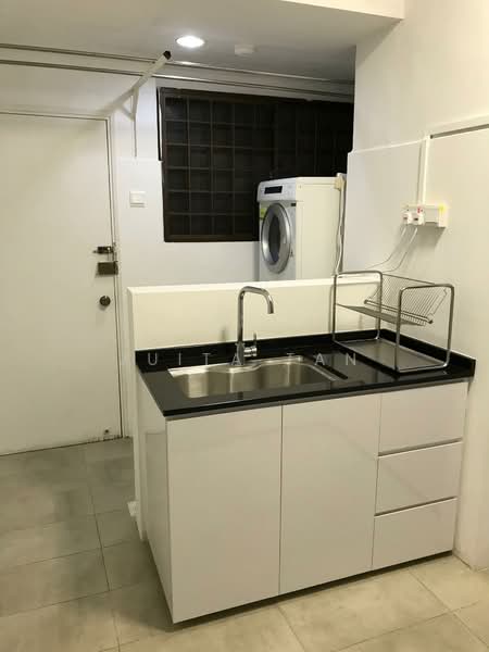 International Plaza, 10 Anson Road, Room Rental, 160 sqft, Apartment For Rent, by Juita Tan, 500236583 - Kitchen - PropertyGuru.com.sg