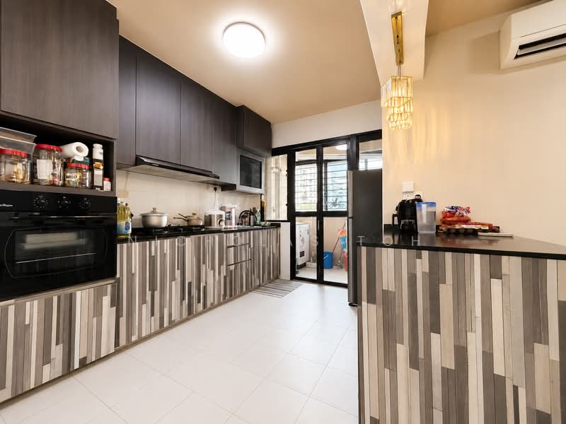 131A Canberra Crescent, 131A Canberra Crescent, 3 Bedrooms, 990 sqft, HDB Flat For Sale, by Nicholas Toh, 500236592 - Kitchen - PropertyGuru.com.sg
