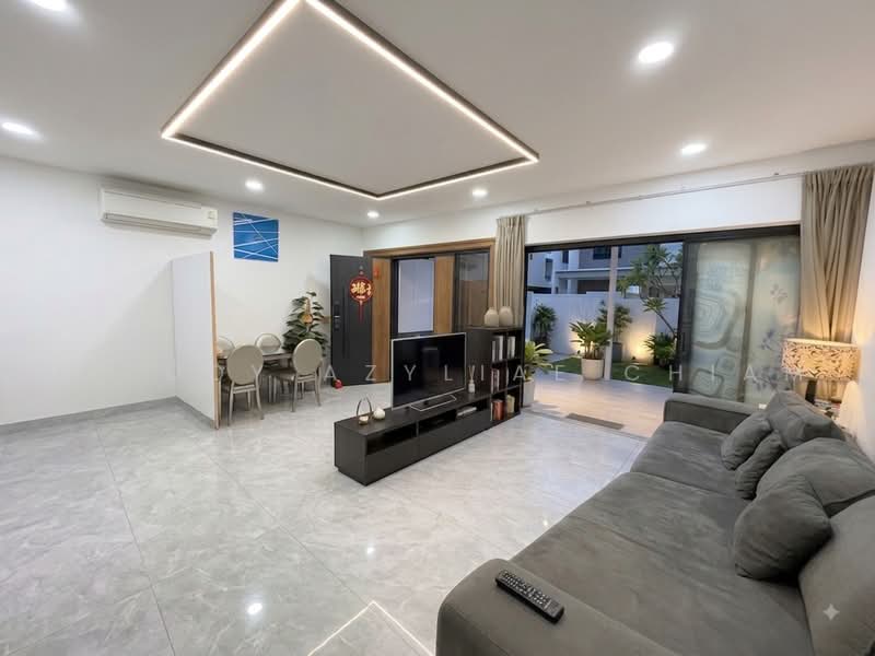 Braddell Heights Estate, Mackerrow Road, 4 Bedrooms, 2,500 sqft, Terraced House For Sale, by Melody Azyliae Chiam, 500236595 - Living Room - PropertyGuru.com.sg