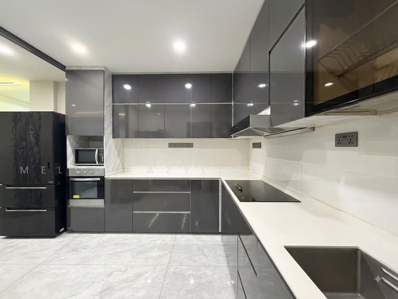 Braddell Heights Estate, Mackerrow Road, 4 Bedrooms, 2,500 sqft, Terraced House For Sale, by Melody Azyliae Chiam, 500236595 - Kitchen - PropertyGuru.com.sg
