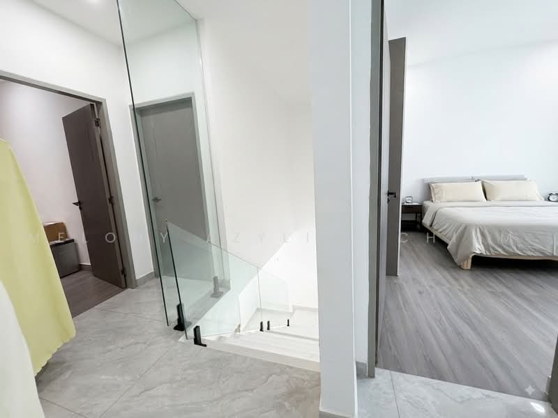 Braddell Heights Estate, Mackerrow Road, 4 Bedrooms, 2,500 sqft, Terraced House For Sale, by Melody Azyliae Chiam, 500236595 - Bedroom - PropertyGuru.com.sg