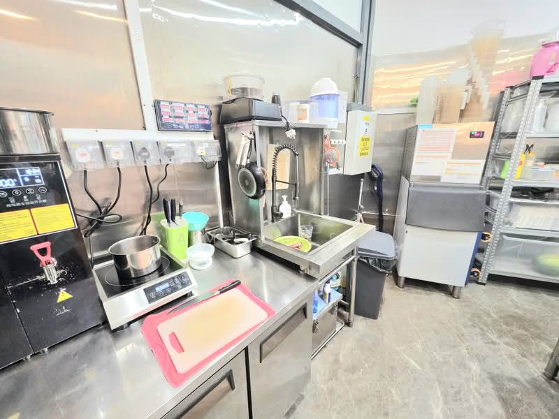 City Square Mall, 180 Kitchener Road, 570 sqft, Food & Beverage For Rent, by James Seah, 500236596 - Kitchen - CommercialGuru.com.sg