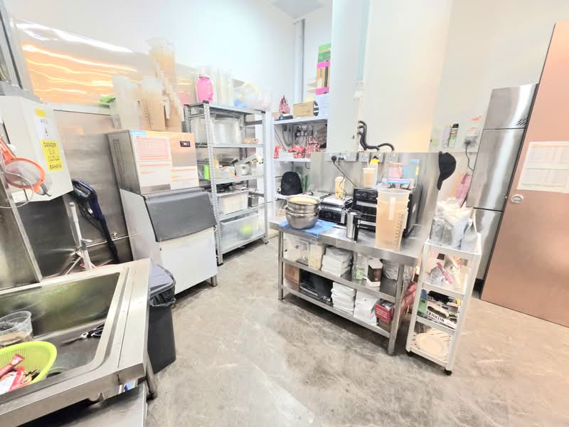 City Square Mall, 180 Kitchener Road, 570 sqft, Food & Beverage For Rent, by James Seah, 500236596 - Kitchen - CommercialGuru.com.sg