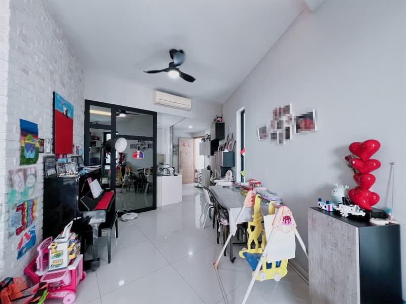 d'Leedon (Former Farrer Court), 9 Leedon Heights, 3 Bedrooms, 1,356 sqft, Condominium For Sale, by Julian Li, 500236600 - Living Room - PropertyGuru.com.sg