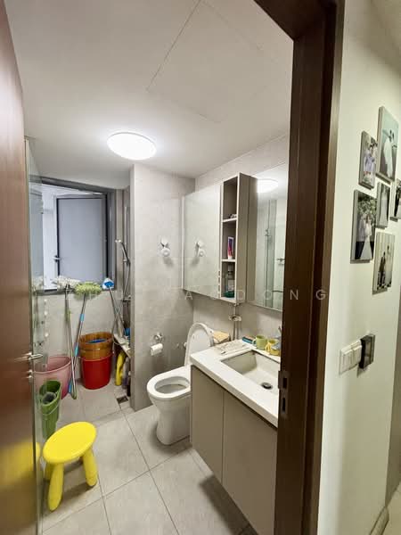 The Visionaire, 174 Canberra Drive, 2 Bedrooms, 721 sqft, Executive Condominium For Sale, by Zhu Yaodong, 500236612 - Bathroom - PropertyGuru.com.sg