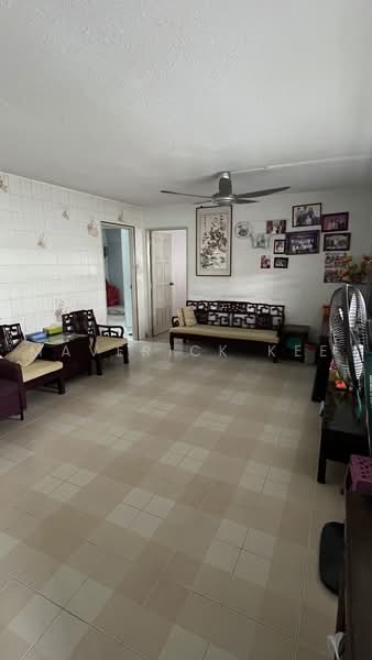 310 Shunfu Road, 310 Shunfu Road, 3 Bedrooms, 1,044 sqft, HDB Flat For Sale, by Maverick Kee, 500236615 - Living Room - PropertyGuru.com.sg
