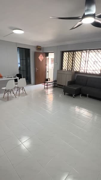 272 Bishan Street 24, 272 Bishan Street 24, Room Rental, 200 sqft, HDB Flat For Rent, by Maverick Kee, 500236625 - Living Room - PropertyGuru.com.sg