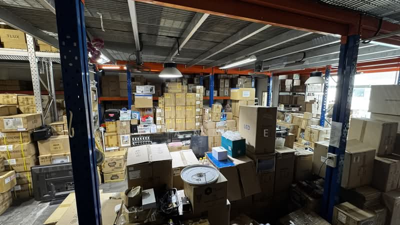 Wcega Plaza, 1 Bukit Batok Crescent, 2,368 sqft, Light Industrial (B1) For Sale, by Sue-Anne Ee, 500236627 - Interior - CommercialGuru.com.sg