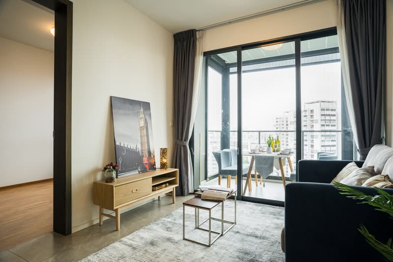 The Clement Canopy, 18 Clementi Avenue 1, 2 Bedrooms, 710 sqft, Condominium For Sale, by Joy Wong, 500236631 - Living Room - PropertyGuru.com.sg