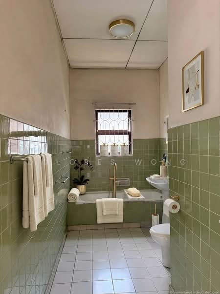 101A Sunset Way, , 5 Bedrooms, 4,200 sqft, Detached House For Sale, by Dolores Wong, 500236636 - Bathroom - PropertyGuru.com.sg