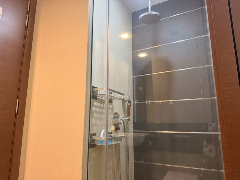 Centra Loft, 3 Lorong 35 Geylang, 2 Bedrooms, 441 sqft, Condominium For Sale, by Samuel Phua, 500236641 - Bathroom - PropertyGuru.com.sg