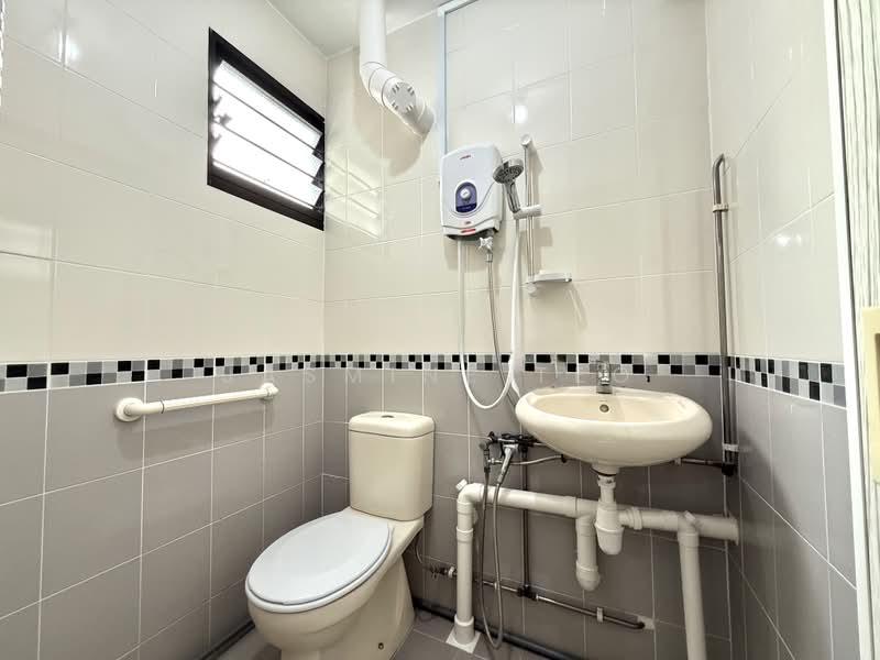 512 West Coast Drive, 512 West Coast Drive, 3 Bedrooms, 979 sqft, HDB Flat For Rent, by Jasmine Teo, 500236642 - Bathroom - PropertyGuru.com.sg