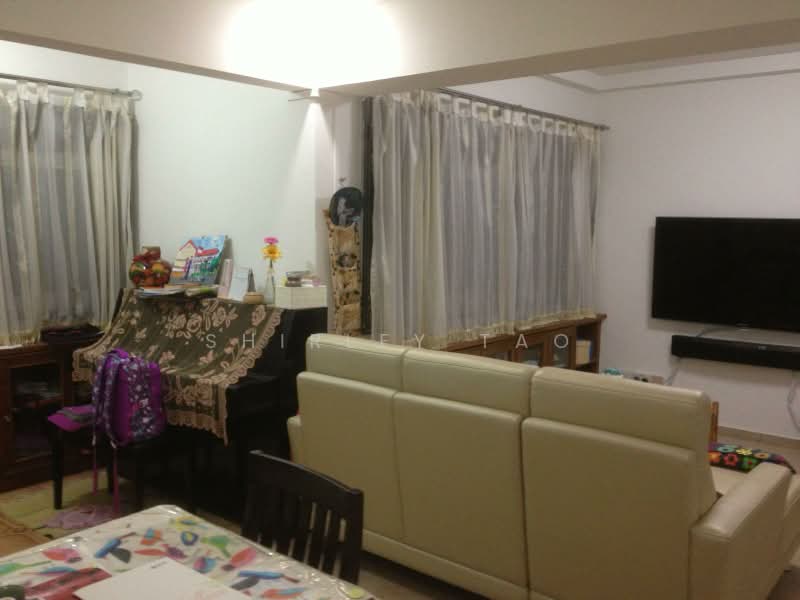 668C Jurong West Street 64, 668C Jurong West Street 64, Boon Lay / Jurong / Tuas, 3 Bedrooms, 969 sqft, HDB Flat For Sale, by Shirley Tao, 500236646 - Living Room - PropertyGuru.com.sg