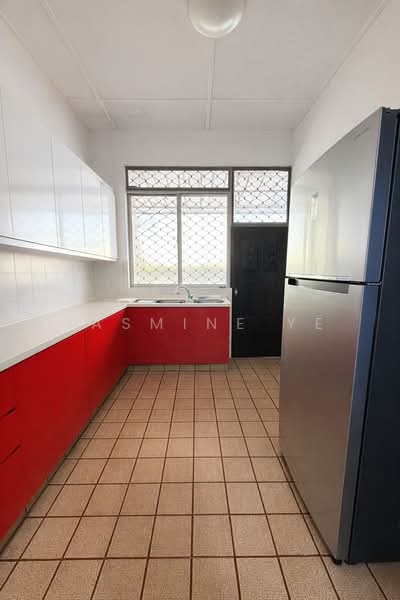 Jalan Asas, Fuyong Estate, Jalan Asas , Fuyong Estate, 3 Bedrooms, 2,500 sqft, Semi-Detached House For Sale, by Jasmine Ye, 500236654 - Kitchen - PropertyGuru.com.sg