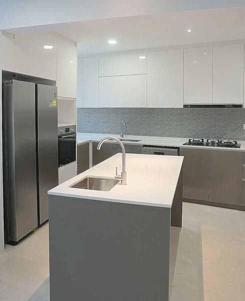 Orchard Bel Air, 245 Orchard Boulevard, 4 Bedrooms, 3,229 sqft, Condominium For Sale, by Renee Lim, 500236662 - Fully equipped Kitchen with Island - PropertyGuru.com.sg