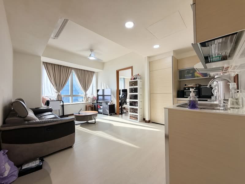 The Sail @ Marina Bay, 6 Marina Boulevard, 2 Bedrooms, 861 sqft, Condominium For Sale, by Jasmine Ye, 500236671 - Living Room - PropertyGuru.com.sg