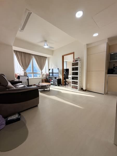 The Sail @ Marina Bay, 6 Marina Boulevard, 2 Bedrooms, 861 sqft, Condominium For Sale, by Jasmine Ye, 500236671 - Living Room - PropertyGuru.com.sg