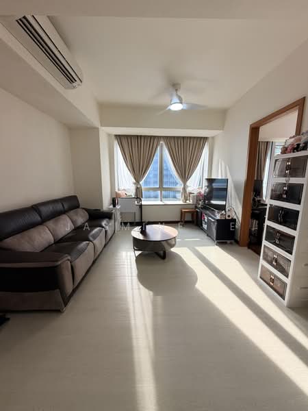The Sail @ Marina Bay, 6 Marina Boulevard, 2 Bedrooms, 861 sqft, Condominium For Sale, by Jasmine Ye, 500236671 - Living Room - PropertyGuru.com.sg