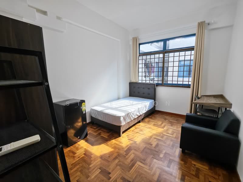 Palm Lodge, 4 Geylang Lor 37, Room Rental, 150 sqft, Condominium For Rent, by Steve Voon, 500236687 - Bedroom - PropertyGuru.com.sg