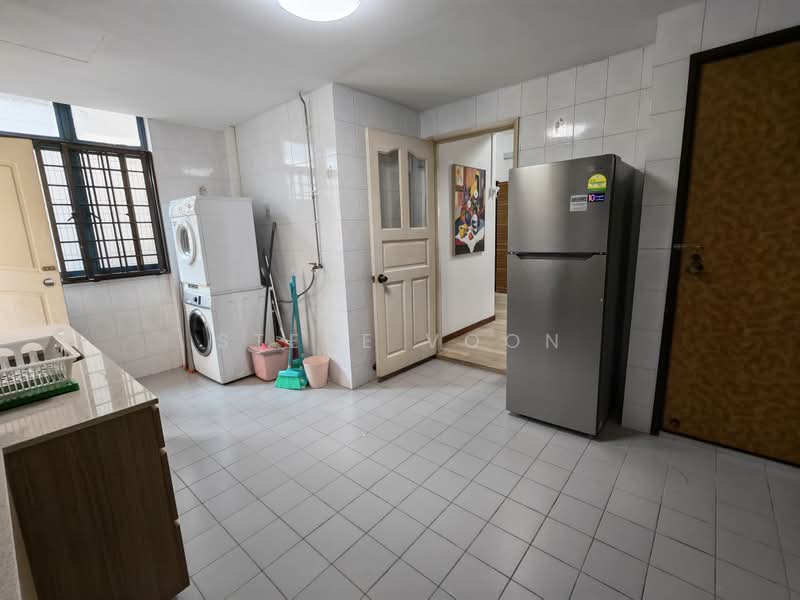 Palm Lodge, 4 Geylang Lor 37, Room Rental, 150 sqft, Condominium For Rent, by Steve Voon, 500236687 - Kitchen - PropertyGuru.com.sg