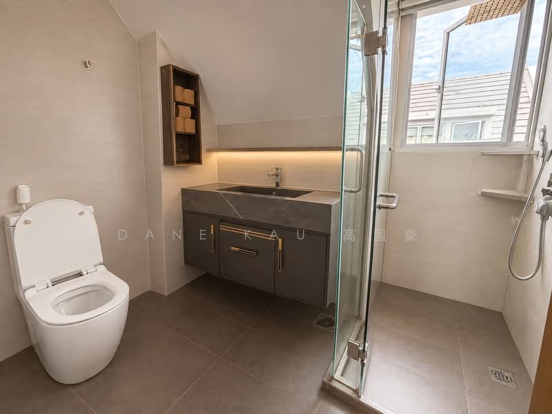 Charlton Residences, Charlton Road, 6 Bedrooms, 5,349 sqft, Terraced House For Sale, by Dane Kau 高国豪, 500236693 - Bathroom - PropertyGuru.com.sg