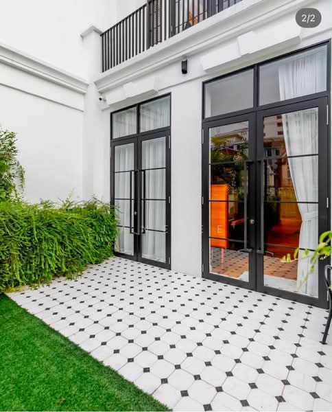 Burgundy Hill, 34 Burgundy Crescent, 6 Bedrooms, 4,000 sqft, Semi-Detached House For Sale, by Jane Ee, 500236698 - PropertyGuru.com.sg