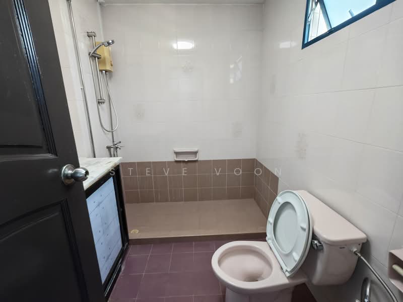 Palm Lodge, 4 Geylang Lor 37, Room Rental, 200 sqft, Condominium For Rent, by Steve Voon, 500236707 - Bathroom - PropertyGuru.com.sg