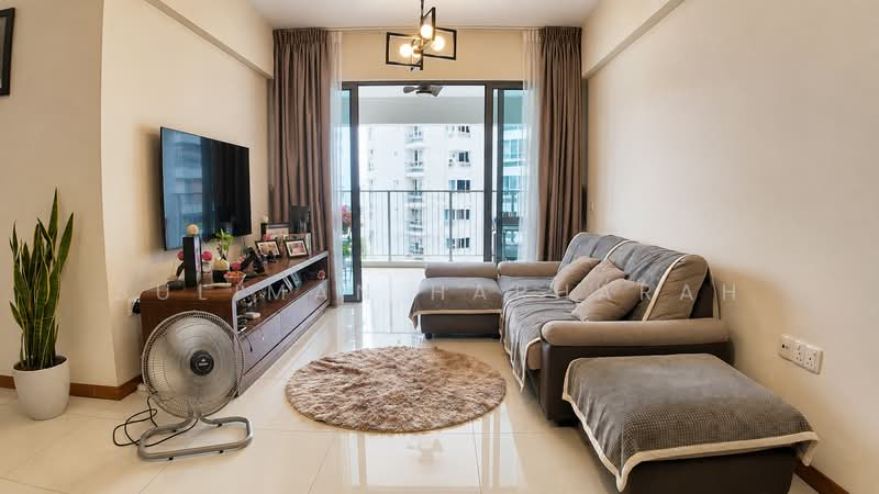 520B Tampines Central 8, 520B Tampines Central 8, 3 Bedrooms, 1,163 sqft, HDB Flat For Sale, by Suliman Harharah, 500236720 - Living Room 1 - PropertyGuru.com.sg