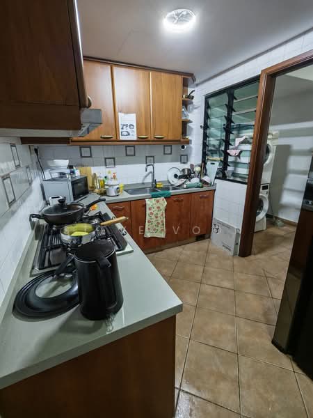 Central Grove, , Room Rental, 150 sqft, Condominium For Rent, by Steve Voon, 500236725 - Kitchen - PropertyGuru.com.sg