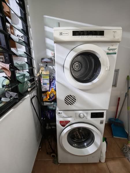 Central Grove, , Room Rental, 150 sqft, Condominium For Rent, by Steve Voon, 500236725 - PropertyGuru.com.sg