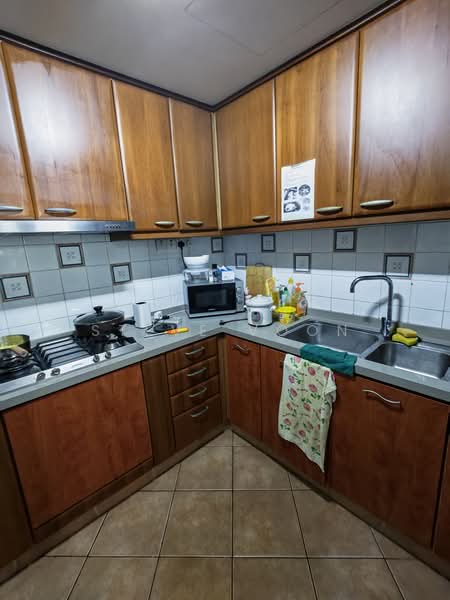 Central Grove, , Room Rental, 150 sqft, Condominium For Rent, by Steve Voon, 500236725 - Kitchen - PropertyGuru.com.sg